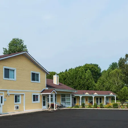 Knights Inn Bracebridge-2