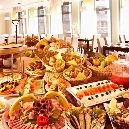 Hotel Kiel By Golden Tulip-2