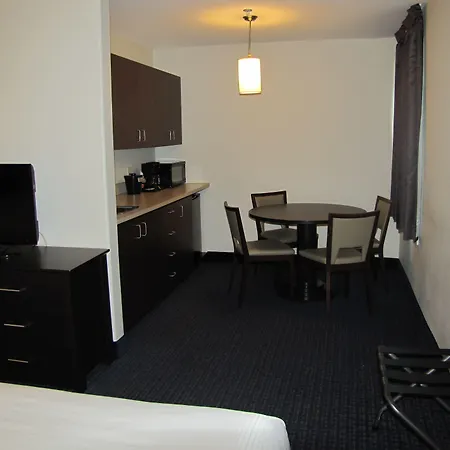 Super 8 By Wyndham Lachenaie/Terrebonne-3