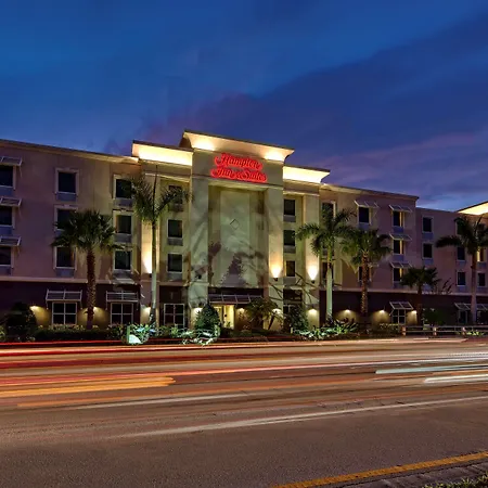Hampton Inn & Suites Stuart-North-3