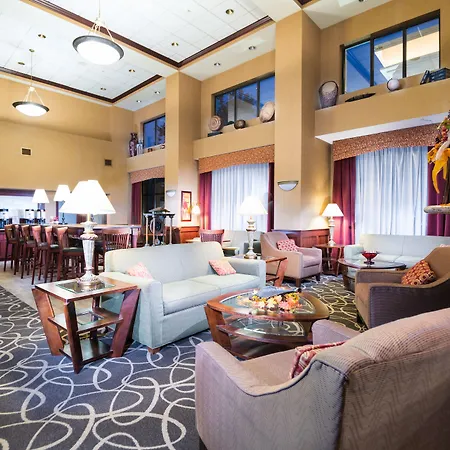 Hampton Inn & Suites Greensburg-2
