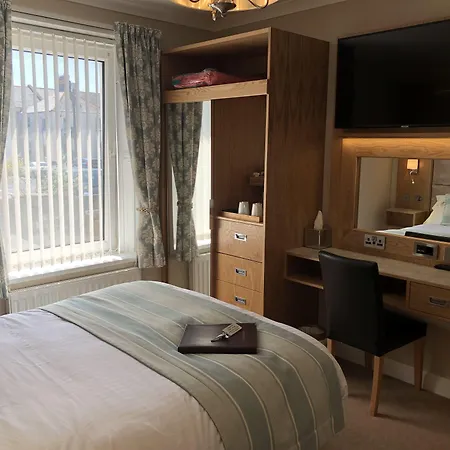 Edgcumbe Guest House-2