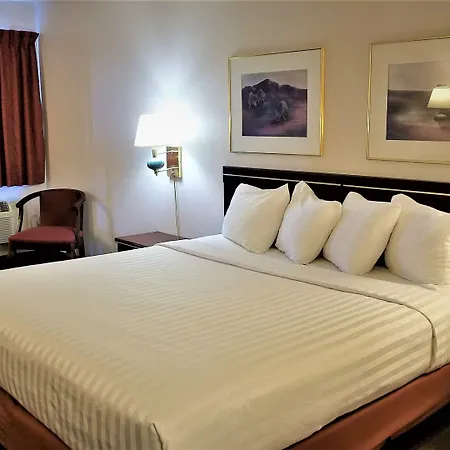 Motel 8 Laramie-3