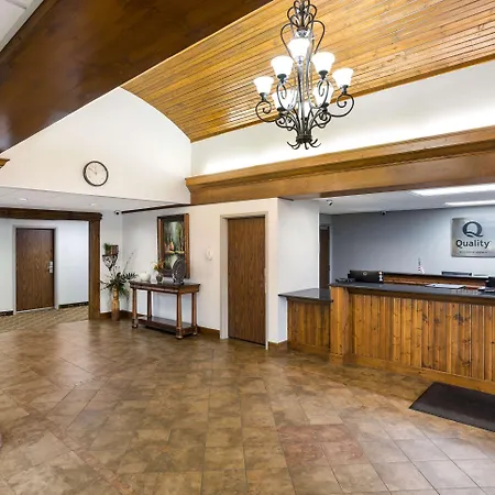 Quality Inn & Suites Monterey I-40-3