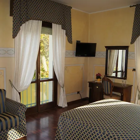 Hotel Lugana Parco Al Lago-2