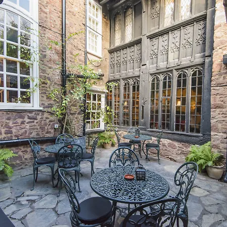Luttrell Arms-2
