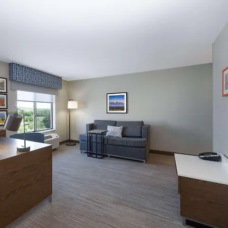 Newly Renovated-Hampton Inn & Suites Casper-3