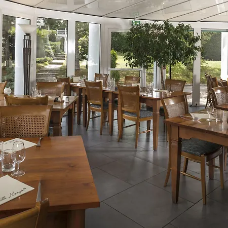 Logis Cottage Hotel-3