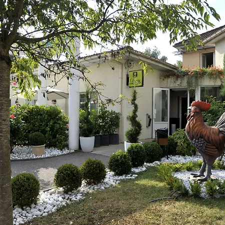 Logis Cottage Hotel-2