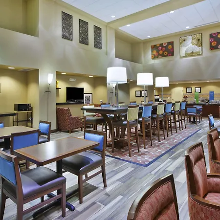 Hampton Inn & Suites Wichita-Northeast-2