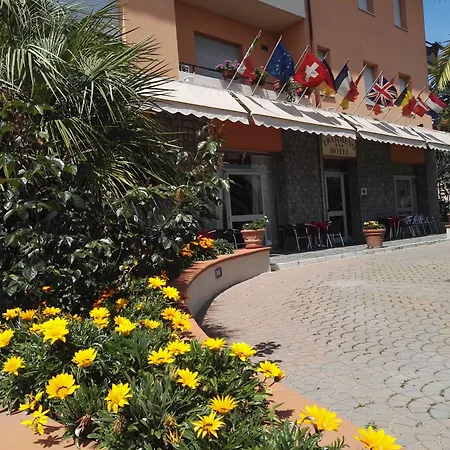 Hotel Trasimeno-3
