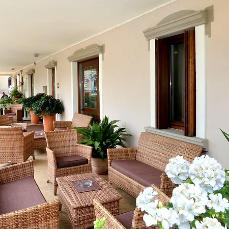 Hotel Garden-3