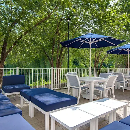 Hampton Inn & Suites Yonkers-3