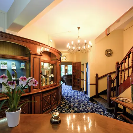 Logis Hostellerie Saint Pierre-3