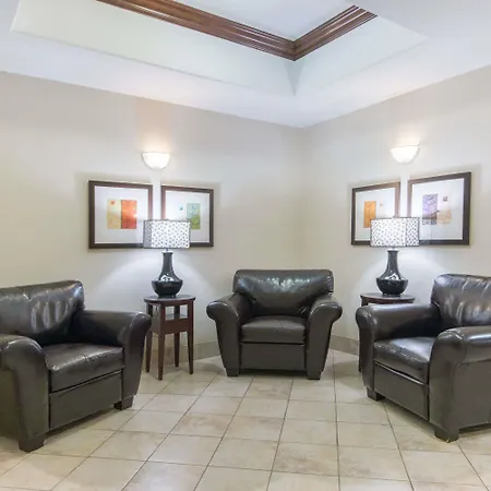 Ramada By Wyndham Wainwright-2