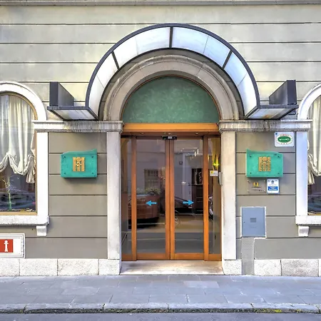 Hotel Italia-3