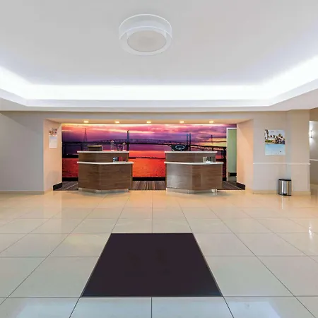 La Quinta By Wyndham Bridge City-Orange-2