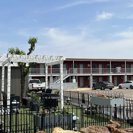 Midtown Inn & Suites-3