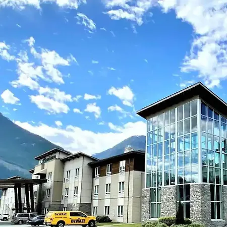 Sandman Hotel And Suites Squamish-2
