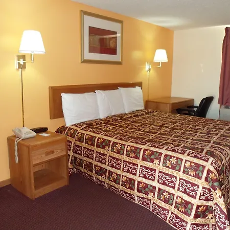 Rodeway Inn & Suites Austin I-90-3