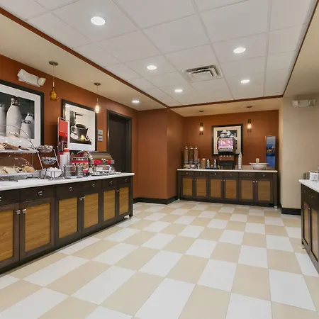 Hampton Inn & Suites Laurel-3