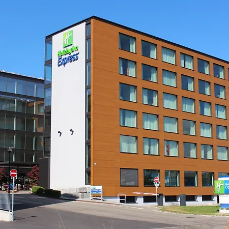 Holiday Inn Express Zürich Airport, an IHG Hotel-2