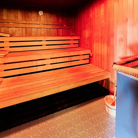 Logis Hotel, Restaurant Et Spa Le Relais De Broceliande-2