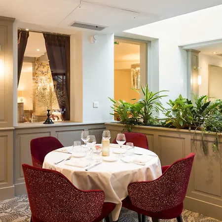 Logis - Hotel & Restaurant Du Tribunal-2