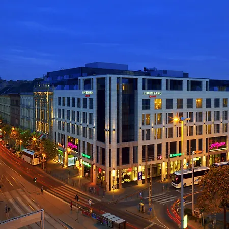 Courtyard By Marriott Budapest City Center-2