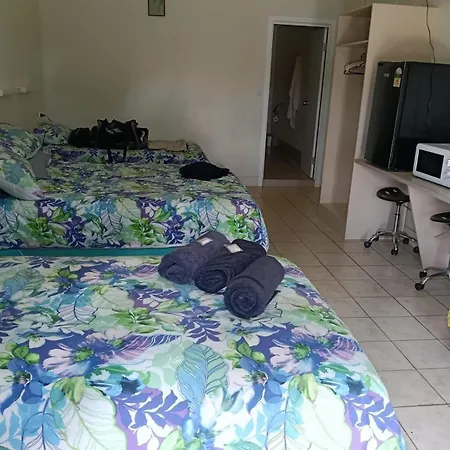 Blackbutt Motel-2