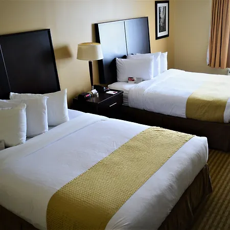 Ramada By Wyndham Cold Lake-3
