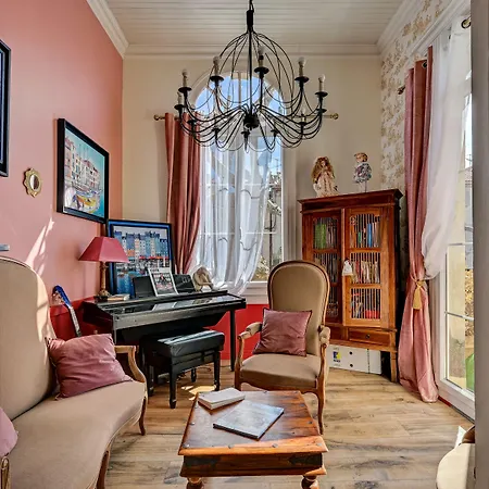 Hotel Des Artistes-3