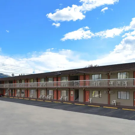 Canadas Best Value Inn & Suites-Vernon-2