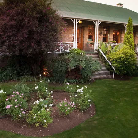 Shamrock Arms Guest Lodge-2