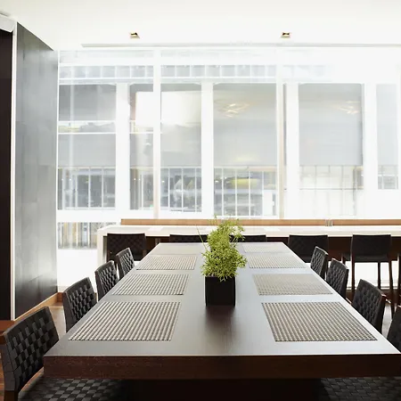 Le Germain Hotel Maple Leaf Square-3