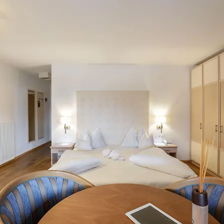 Hotel Weingarten-2