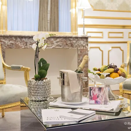 Hotel Le Place D'Armes - Relais & Chateaux-2