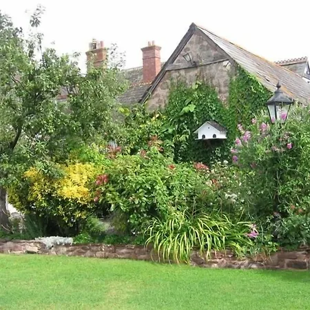 Steps Farmhouse B&B-2