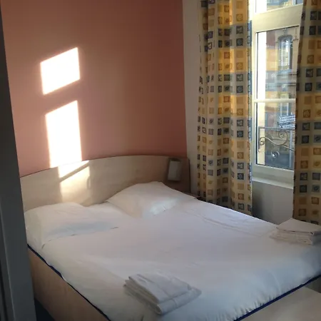 Hotel Cesar Climatisation Dans La Majorite Des Chambres Centre-Ville Gare Charleville-Mezieres-3