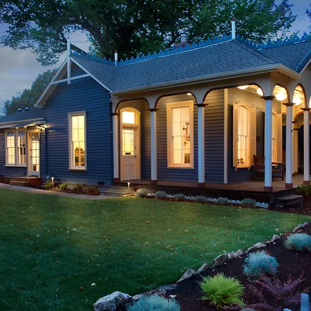Brannan Cottage Inn-2