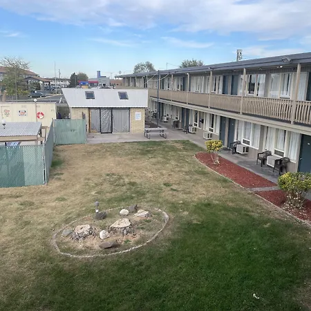 Motel Oasis-2