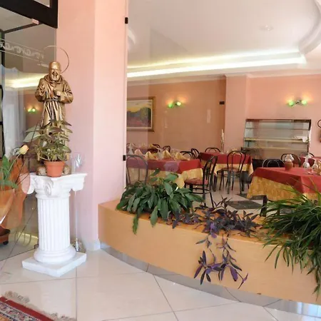 Hotel Garden-2