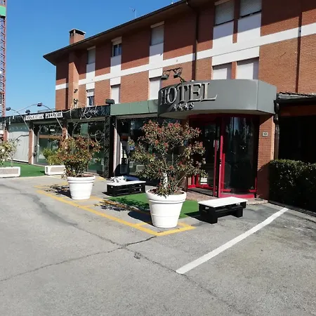 Hotel Rossi-3