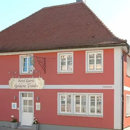 Hotel Garni Goldene Traube-2