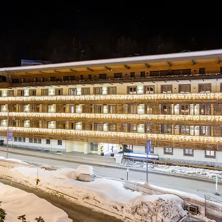 Radisson Residences Savoia Palace Cortina d’Ampezzo-3