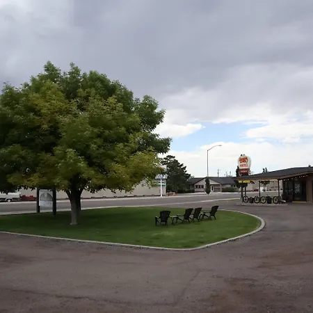 Oregon Trail Inn-2