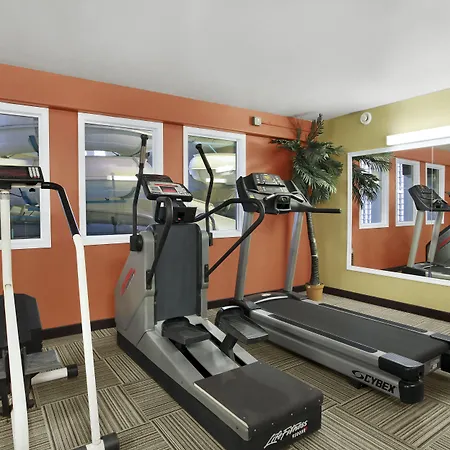 Travelodge By Wyndham Lloydminster-2
