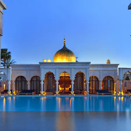 Palais Namaskar-3