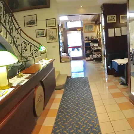 Lake Hotel Benaco-3