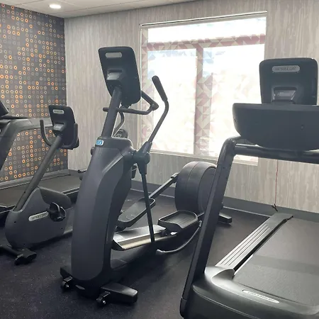 La Quinta Inn & Suites By Wyndham Tulsa Midtown-3